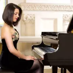 Alexandra Dariescu