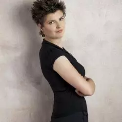 Angela Metzger