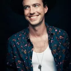 Finn Andrews