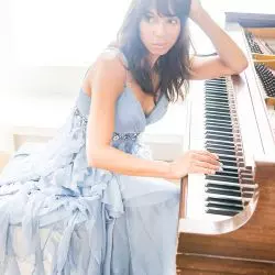 Lara Downes