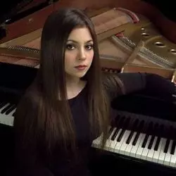 Lara Melda