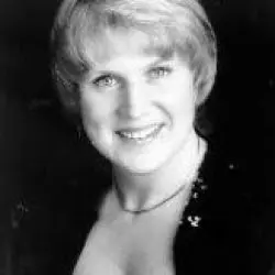 Lynda Russell