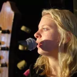 Thea Hjelmeland
