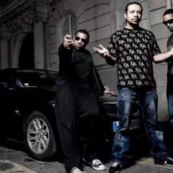 Tout Simplement Noir