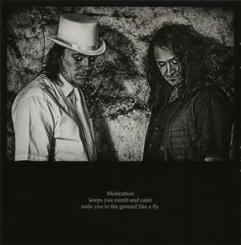 CD Deep Black: Nails