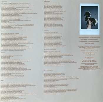 LP Emma Ruth Rundle: On Dark Horses