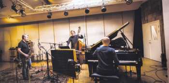 CD Malija: Instinct