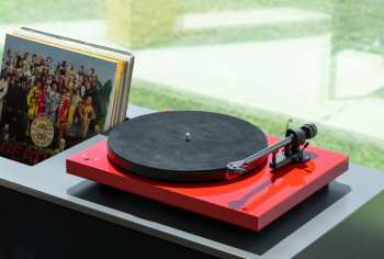 Audiotechnica Pro-Ject Leather It G - podložka kožená černá