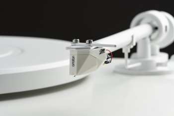 Audiotechnica Pro-ject T1 White Edition + 2m White - Speciální čistě Bílá Edice
