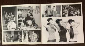 CD The 5.6.7.8's: Bomb The Rocks (Early Days Singles)