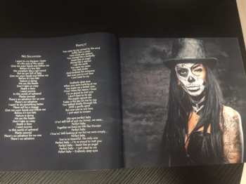 LP Vanexa: The Last In Black